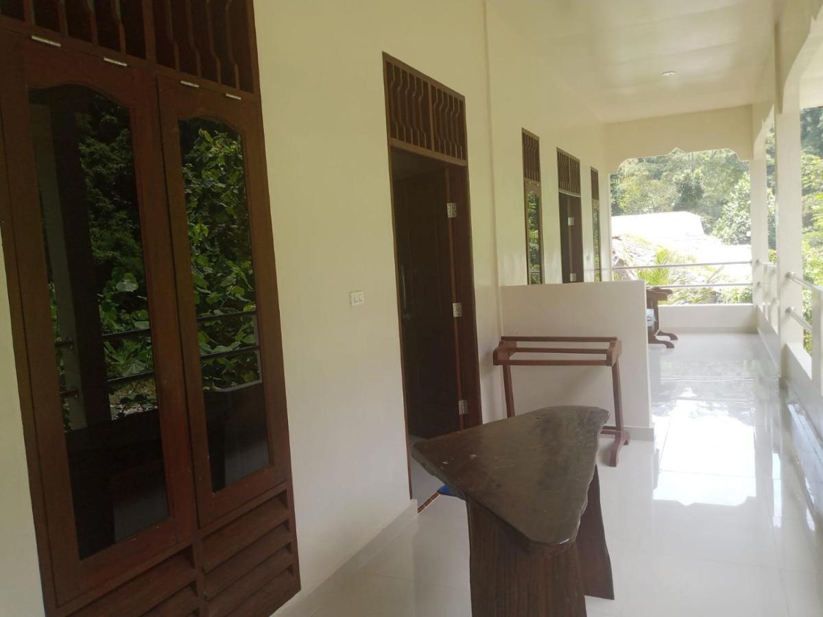 Raja Guest House - Jungle Trekking & Tours Bukit Lawang Sumatra Exterior foto